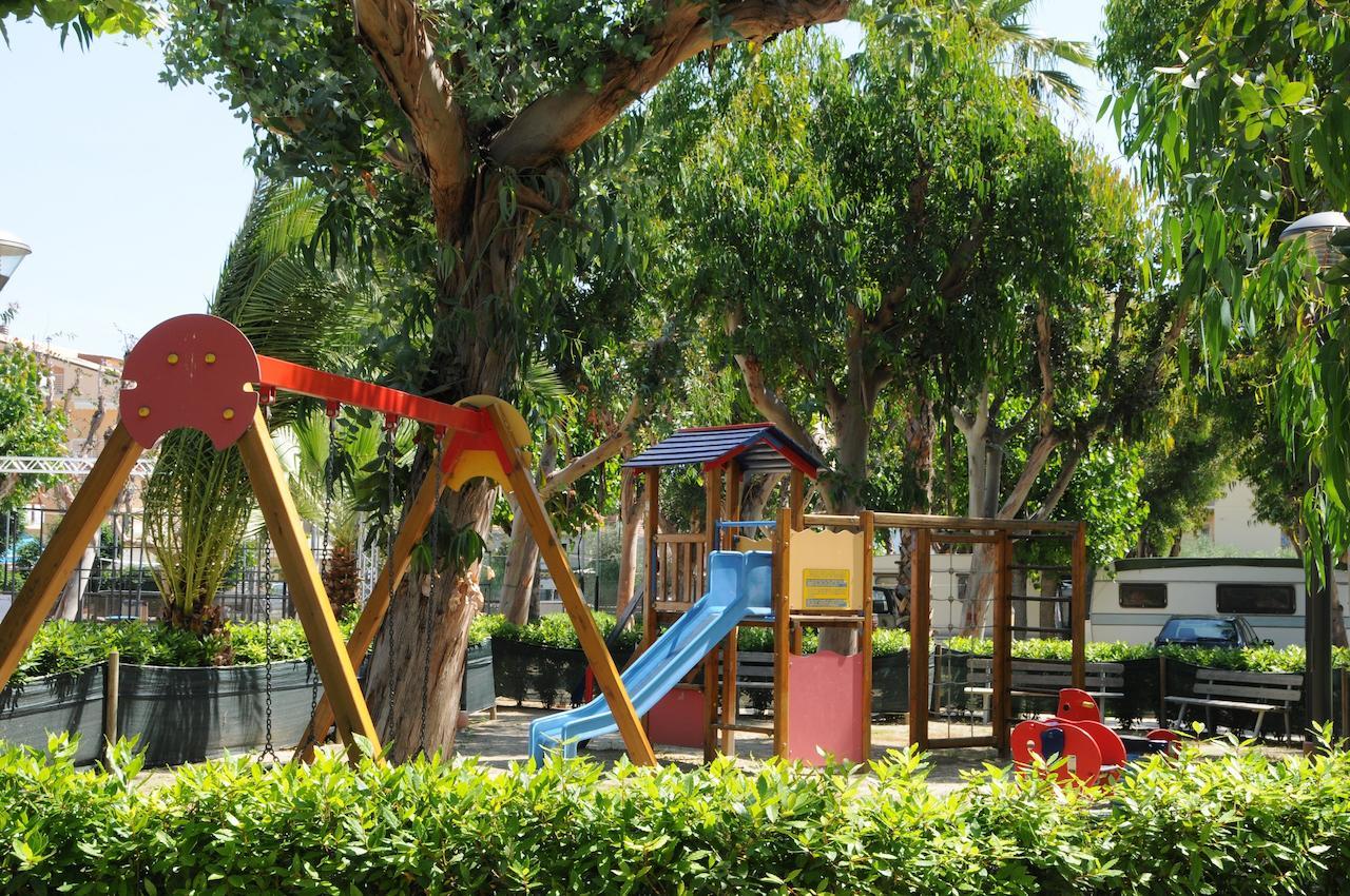 Camping & Village Eucaliptus อัลบา อาดริอาติกา ภายนอก รูปภาพ